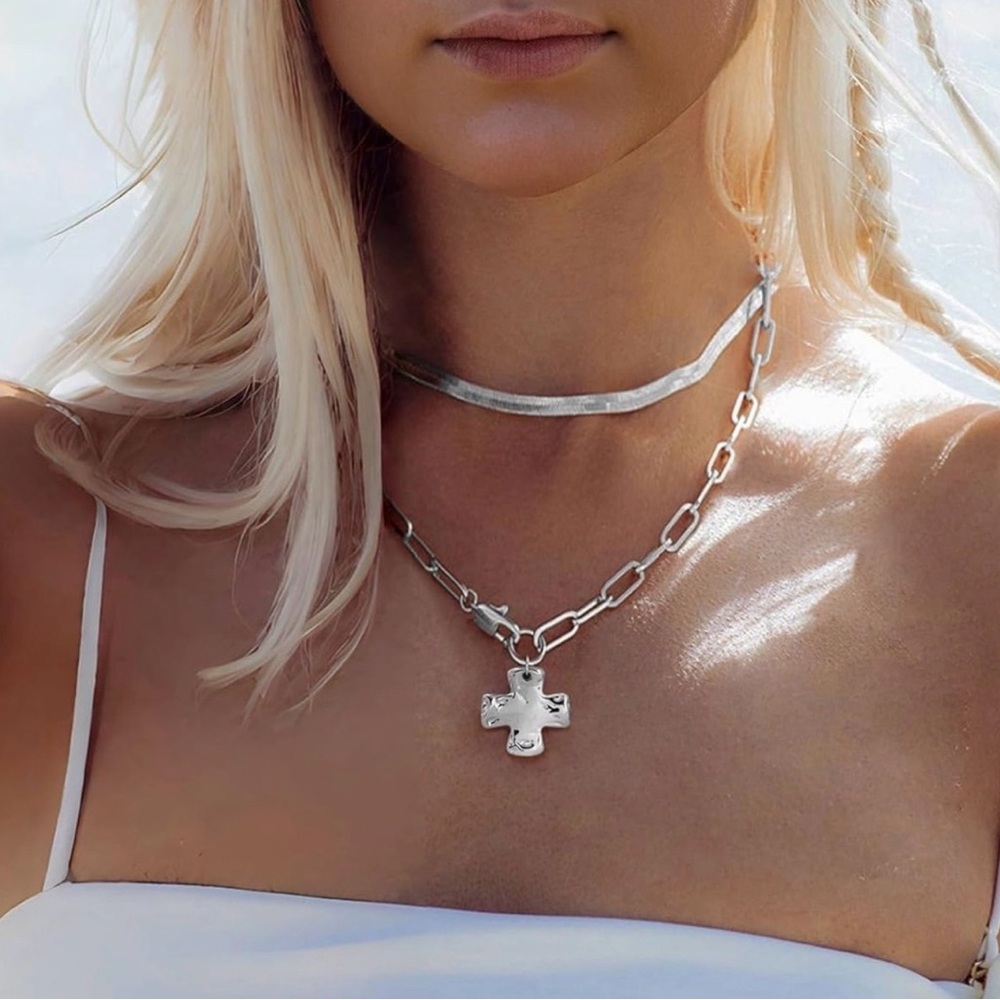 NEW Real white gold plated Silver Cross
Pendant Necklace